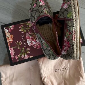 Gucci Floral Canvas Espadrilles - Pink and Tan